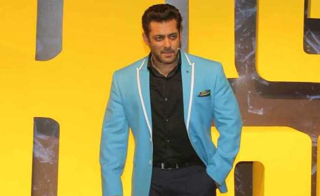 BIGG BOSS 11 में अकेले नहीं, बल्कि इस पड़ाेसन के साथ होस्‍ट बनेंगे सलमान खान