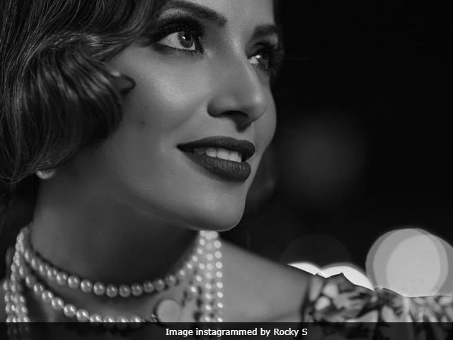 Bipasha Basu's Black And White Pic Is Pure Gold