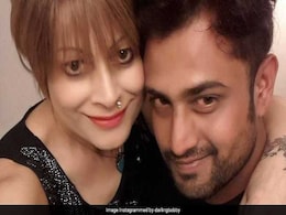 बॉबी डार्लिंग ने पति पर लगाया अननेचुरल सेक्स का आरोप, डेढ़ साल पहले हुई थी शादी बॉबी डार्लिंग ने पति पर लगाया अननेचुरल सेक्स का आरोप, डेढ़ साल पहले हुई थी शादी