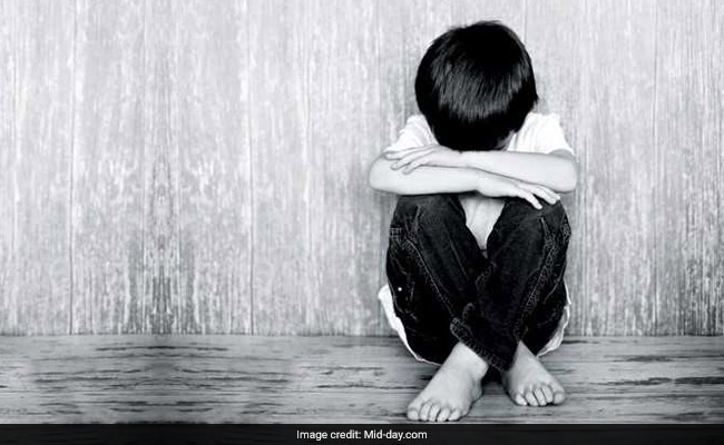 घर के बाहर खेल रहे मासूम को अगवा कर किया कुकर्म, आरोपी गिरफ्तार घर के बाहर खेल रहे मासूम को अगवा कर किया कुकर्म, आरोपी गिरफ्तार