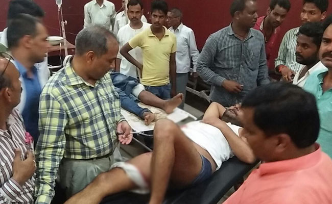 उत्तर प्रदेश : सपा नेता और जिला पंचायत सदस्य पर ताबड़तोड़ फायरिंग
