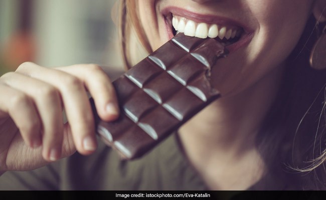 स्वाद ही नहीं सेहत को भी बढ़ाती है डार्क चॉकलेट...