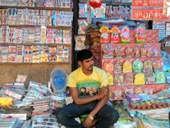 दिल्ली के चार लाख छोटे दुकानदारों पर रोजी-रोटी छिनने का खतरा