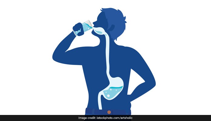 रोजाना सुबह एक गिलास गुनगुना पानी पीने के होते हैं ये 5 जबरदस्त फायदे, इम्यूनिटी को भी मिलेगा बढ़ावा!