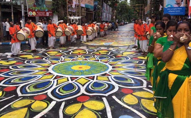 Ahead Of Durga Puja, Longest Street 'Alpana' Brightens Kolkata Street