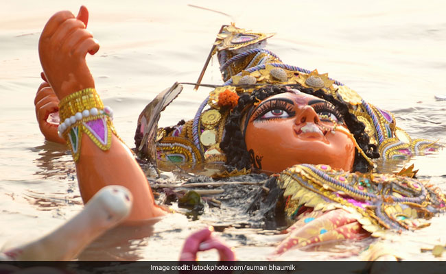 दुर्गा प्रतिमा विसर्जन पर ममता बनर्जी का आदेश हाईकोर्ट ने किया रद्द, कहा- मनमानी नहीं कर सकते