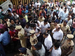 22 Dead, Many Injured In Stampede Near Mumbai's Elphinstone Station 22 Dead, Many Injured In Stampede Near Mumbai's Elphinstone Station
