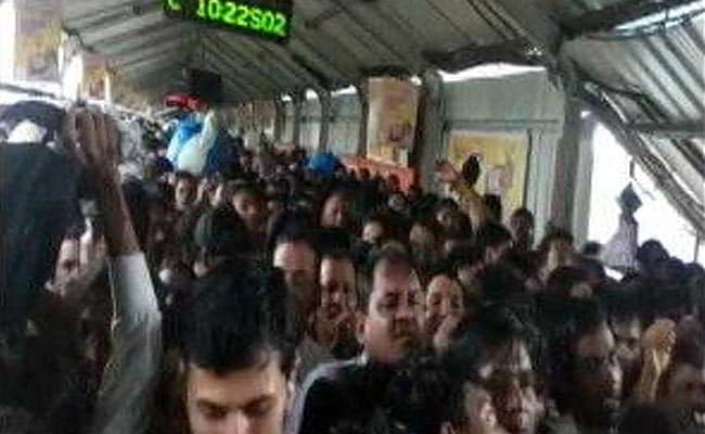 elphinstone station mumbai stampede