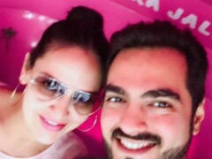 Pregnant Esha Deol Took An Autorickshaw Ride. Isn't That Cool?