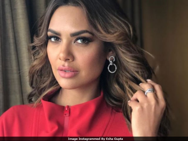 Esha Gupta Is Still 'Treated As An Outsider' In Bollywood