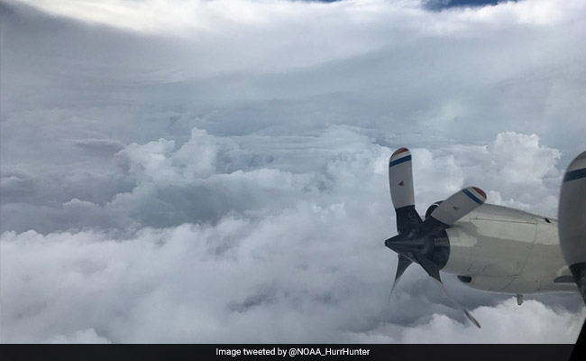Plane Flies Through Eye Of Hurricane Irma, Video Is Absolutely Terrifying