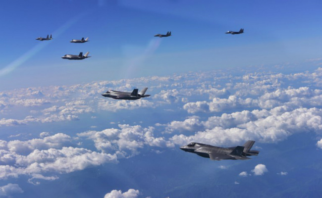 US Heavy Bombers, Jets In Show Of Force Against North Korea