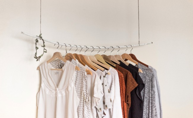 Show Your Zippers And Wrinkled Outfits, Who's The Boss!