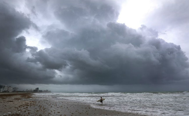 'Never Seen Anything Like It': Governor Issues New Warning As Florida Sees First Signs Of Hurricane Irma's Winds And Rain