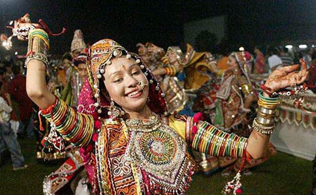 Garba 2020 Watch Garba Dance In Gujarat In Unique Ppe Costume For Navratri