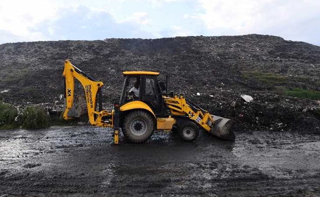 After Landfill Collapse Kills 2 In Delhi, Garbage Dumping Banned In Ghazipur