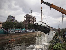 2 Dead As Landfill Collapses In Delhi, 5 Rescued 2 Dead As Landfill Collapses In Delhi, 5 Rescued