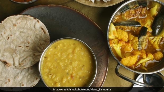 Japanese PM Shinzo Abe Tastes Gujarati Food in India: 5 Special Dishes That Make a Gujarati Thali Unique