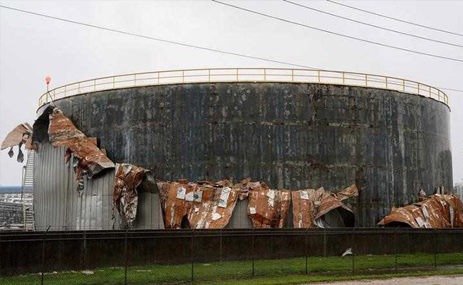 Crude Oil Falls As Flooding From Harvey Roils US Oil Industry