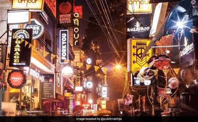 Eateries In Hauz Khaz Village Serving Liquor Near School, Delhi High Court Informed