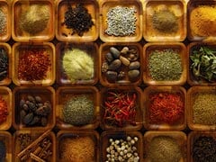 7 Best Herbs And Spices For Weight Loss
