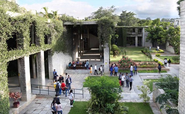 IIM Bangalore Placements Witness 462 Offers From 140 Companies; Goldman Sachs Makes Nine Offers