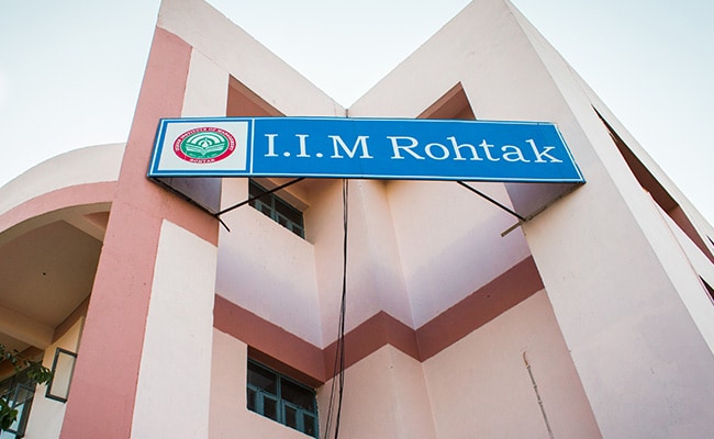 IIM Rohtak holds management summit on adapting to technological changes,  opportunities