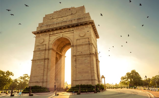 Delhi Temperature Shoots Up To 40 Degrees, Thunderstorm Expected Today