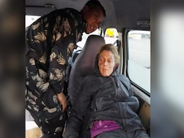 भारतीय वायुसेना ने लेह में फंसी अमेरिकी नागरिक को बचाया भारतीय वायुसेना ने लेह में फंसी अमेरिकी नागरिक को बचाया