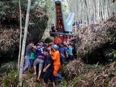 'You Look So Beautiful': Indonesians Celebrate The Dead In Ancient Ritual