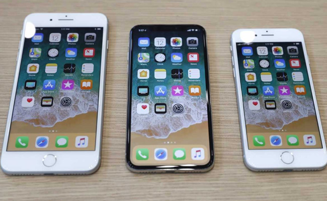 इंटरनेट पर कुछ इस तरह उड़ रहा है iPhone X का मज़ाक