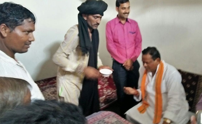 Chhattisgarh Home Minister Seeks <i>'Kambal Baba's'</i> Help To Cure Diabetes