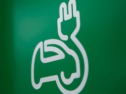 Kinetic Inks Pact With SmartE To Launch 10,000 E-Three Wheelers Kinetic Inks Pact With SmartE To Launch 10,000 E-Three Wheelers