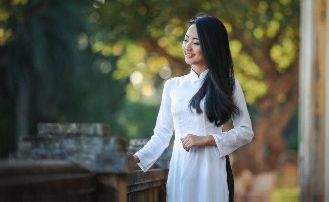 The Wildly Popular 10 Step Korean Skincare Routine