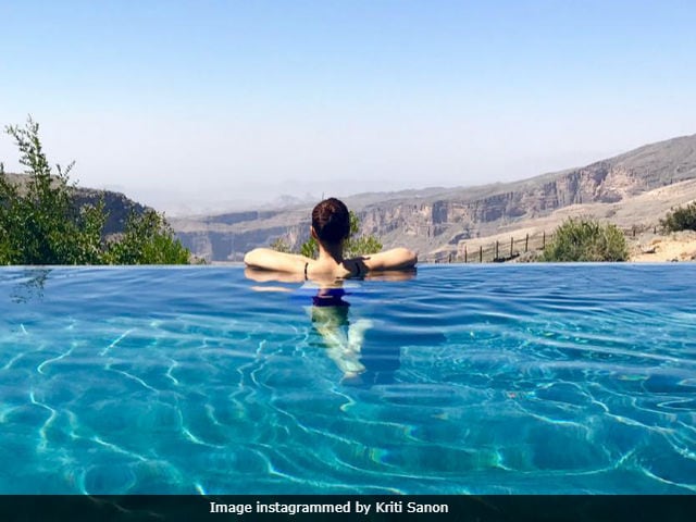 Kriti Sanon's Infinity Pool Pic Is Enough To Make You Jealous