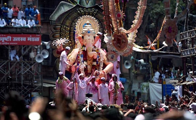 Lalbaugcha Raja in Mumbai Gets An Offering Of 1 Lakh In Old Notes