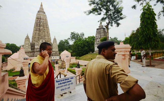 गया: पितृपक्ष में महाबोधि मंदिर बना सनातन और बौद्ध धर्मावलंबियों का संगमस्थल