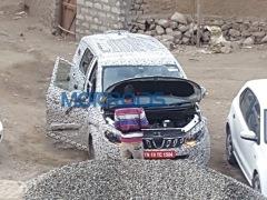 Mahindra U321 MPV Cabin Uncovered In Latest Spy Images
