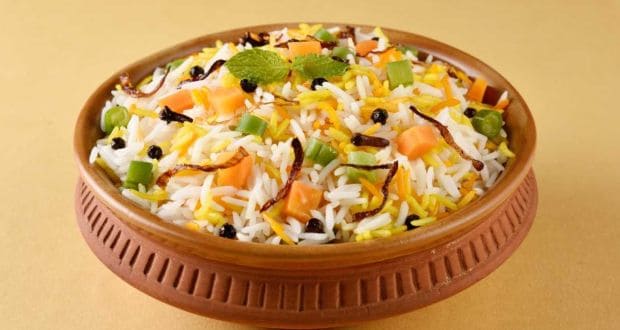 Makhani Paneer Biryani: बिरयानी खाने के शौकीन हैं तो एक बार जरूर बनाएं मखनी बिरयानी स्वाद ऐसा की भूल नहीं पाएंगे... Makhani Paneer Biryani: बिरयानी खाने के शौकीन हैं तो एक बार जरूर बनाएं मखनी बिरयानी स्वाद ऐसा की भूल नहीं पाएंगे...