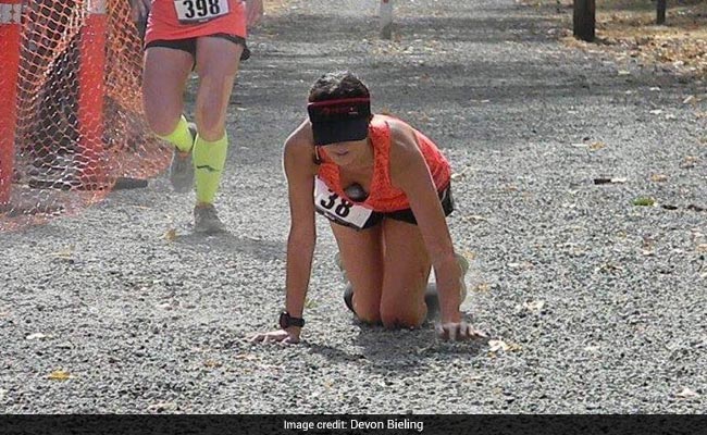 Runner Collapses Near Finishing Line. What She Does Next Is Inspirational