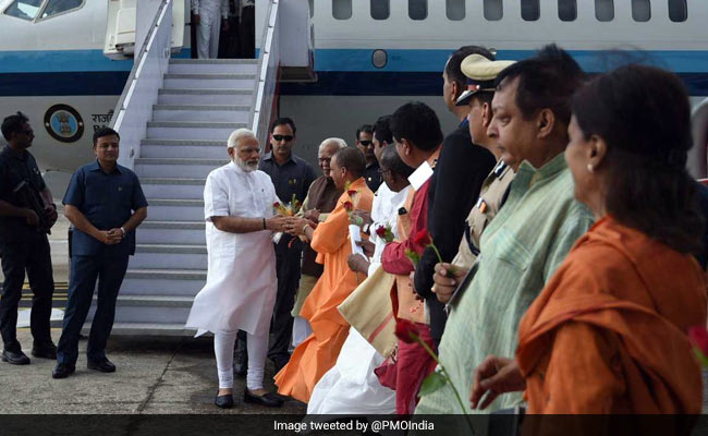 PM Modi In Varanasi LIVE Updates: Infrastructural Projects Launched, Mahamana Express From Varanasi-Vadodra Flagged Off