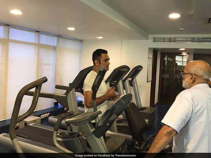 ms dhoni at icl office