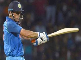 क्या धोनी 2019 वर्ल्डकप टीम का हिस्सा होंगे? कोच रवि शास्त्री ने दिया यह जवाब क्या धोनी 2019 वर्ल्डकप टीम का हिस्सा होंगे? कोच रवि शास्त्री ने दिया यह जवाब