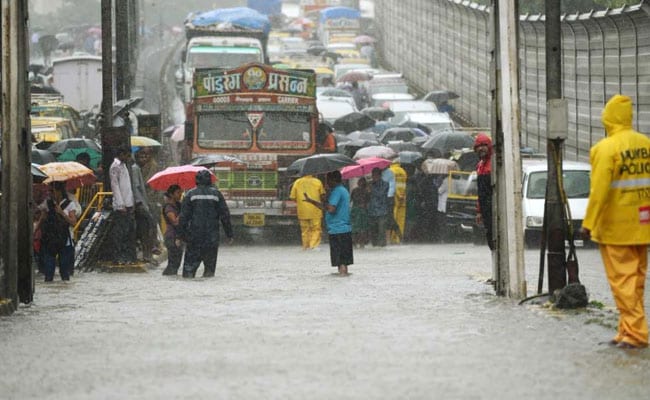 Rs 5 Crore Reward For Cops Who Worked During Mumbai Deluge