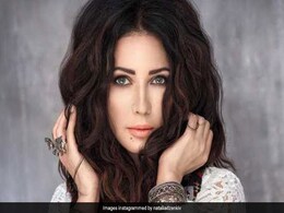 इतनी 'जवान' है ये महिला कि पुलिस ने ले लिया हिरासत में इतनी 'जवान' है ये महिला कि पुलिस ने ले लिया हिरासत में