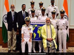 नेवी की छह महिला अफसरों ने शुरू की दुनिया की 'परिक्रमा', पीएम मोदी ने दी शुभकामनाएं नेवी की छह महिला अफसरों ने शुरू की दुनिया की 'परिक्रमा', पीएम मोदी ने दी शुभकामनाएं