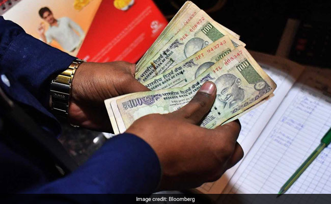 Economist Who Predicted Growth Slump Sees Lingering Pain From Notes Ban