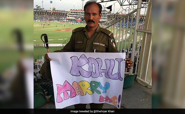 यह क्‍या...पाकिस्‍तान के पुलिसवाले का विराट कोहली से अजीबोगरीब आग्रह, 'मुझसे शादी करो'