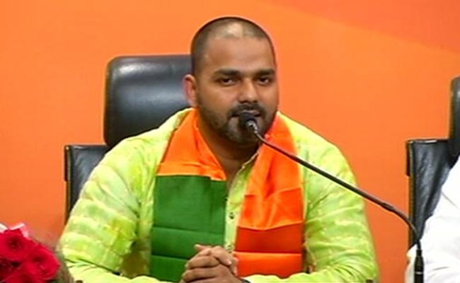 भोजपुरी कलाकार पवन सिंह ने आसनसोल से चुनाव लड़ने से किया इनकार, जेपी नड्डा ने दिल्ली बुलाया भोजपुरी कलाकार पवन सिंह ने आसनसोल से चुनाव लड़ने से किया इनकार, जेपी नड्डा ने दिल्ली बुलाया