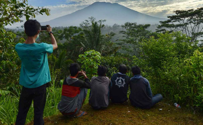 Nearly 50,000 Flee Amid Fears Of Bali Volcanic Eruption